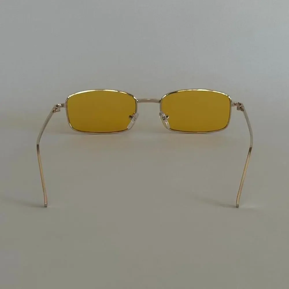 Retro square sunglasses with yellow